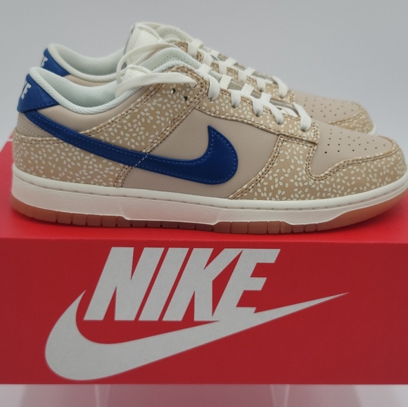 Nike Dunk Low PRM - Picture 1 of 2